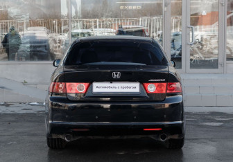 Подержанный автомобиль Honda Accord Sedan 2005 года (6 фото)