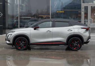 Подержанный автомобиль Omoda C5 2022 года (8 фото)