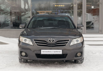 Подержанный автомобиль Toyota Camry Sedan 2011 года (2 фото)