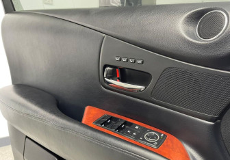 Подержанный автомобиль Lexus RX 2009 года (21 фото)