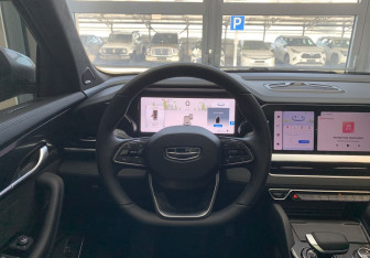 Подержанный автомобиль Geely Monjaro 2024 года (12 фото)