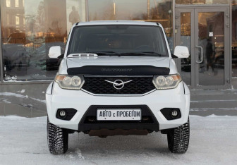 Подержанный автомобиль УАЗ Patriot 2017 года (2 фото)