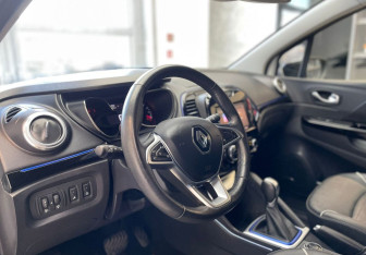 Подержанный автомобиль Renault Kaptur 2020 года (9 фото)