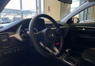 Подержанный автомобиль Kia Rio Hatchback 2021 года (7 фото)