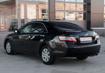 Подержанный автомобиль Toyota Camry Sedan 2006 года (7 фото)
