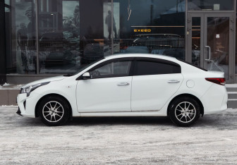 Подержанный автомобиль Kia Rio Sedan 2020 года (8 фото)