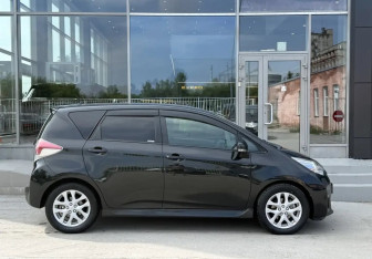 Подержанный автомобиль Toyota Ractis 2014 года (4 фото)