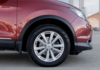 Подержанный автомобиль Nissan Qashqai 2015 года (9 фото)