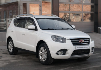 Подержанный автомобиль Geely Emgrand X7 2016 года (3 фото)