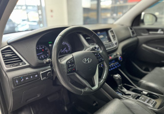 Подержанный автомобиль Hyundai Tucson 2015 года (7 фото)