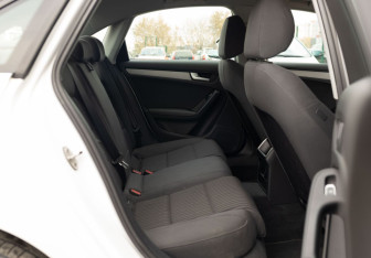 Подержанный автомобиль Audi A4 Sedan 2012 года (19 фото)