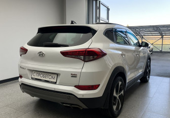 Подержанный автомобиль Hyundai Tucson 2015 года (4 фото)
