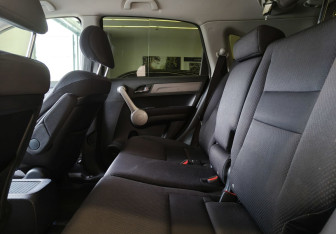 Подержанный автомобиль Honda CR-V 2007 года (12 фото)