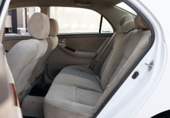 Подержанный автомобиль Toyota Corolla Sedan 2002 года (17 фото)