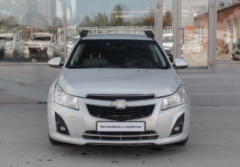 Подержанный автомобиль Chevrolet Cruze Hatchback 2014 года (2 фото)