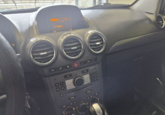 Подержанный автомобиль Opel Antara 2010 года (11 фото)