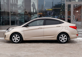 Подержанный автомобиль Hyundai Solaris Sedan 2011 года (8 фото)