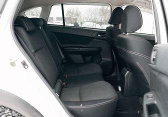 Подержанный автомобиль Subaru XV 2013 года (18 фото)