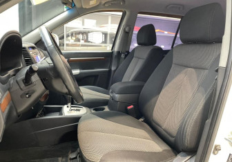 Подержанный автомобиль Hyundai Santa Fe 2009 года (8 фото)