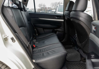 Подержанный автомобиль Subaru Outback Wagon 2010 года (21 фото)