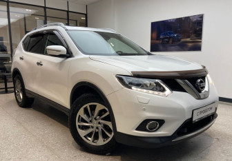 Подержанный автомобиль Nissan X-Trail 2015 года (4 фото)