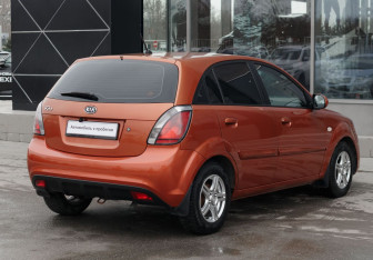 Подержанный автомобиль Kia Rio Hatchback 2009 года (5 фото)