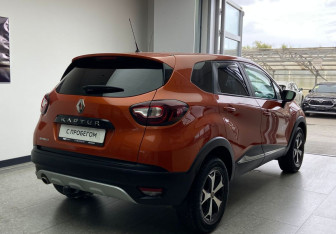 Подержанный автомобиль Renault Kaptur 2018 года (4 фото)