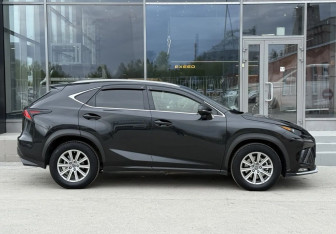 Подержанный автомобиль Lexus NX 2020 года (4 фото)