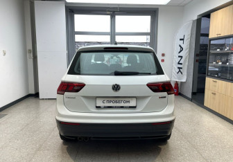 Подержанный автомобиль Volkswagen Tiguan 2020 года (5 фото)