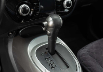 Подержанный автомобиль Nissan Juke 2013 года (14 фото)