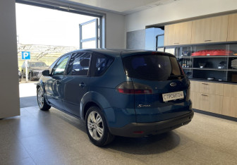 Подержанный автомобиль Ford S-MAX 2007 года (6 фото)