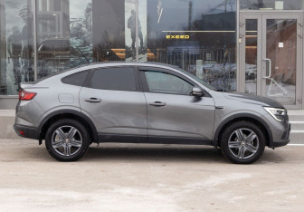 Подержанный автомобиль Renault Arkana 2021 года (4 фото)