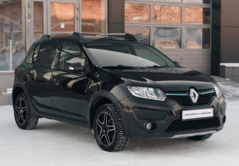 Подержанный автомобиль Renault Sandero 2016 года (3 фото)