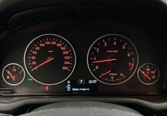 Подержанный автомобиль BMW X3 2015 года (14 фото)