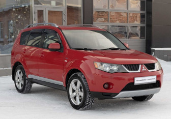 Подержанный автомобиль Mitsubishi Outlander 2007 года (3 фото)