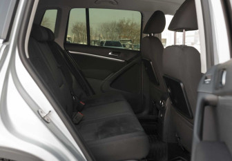 Подержанный автомобиль Volkswagen Tiguan 2012 года (17 фото)
