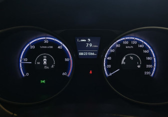 Подержанный автомобиль Hyundai ix35 2011 года (10 фото)