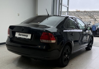 Подержанный автомобиль Volkswagen Polo Sedan 2014 года (4 фото)
