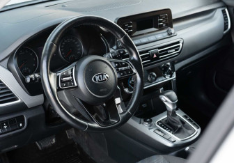 Подержанный автомобиль Kia Seltos 2021 года (11 фото)
