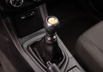 Подержанный автомобиль Toyota Corolla Sedan 2013 года (15 фото)