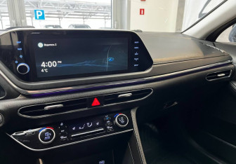 Подержанный автомобиль Hyundai Sonata 2021 года (9 фото)