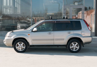 Подержанный автомобиль Nissan X-Trail 2001 года (8 фото)