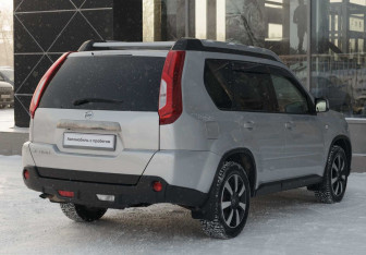 Подержанный автомобиль Nissan X-Trail 2013 года (5 фото)