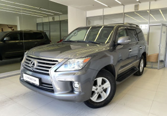 Подержанный автомобиль Lexus LX 2015 года (1 фото)