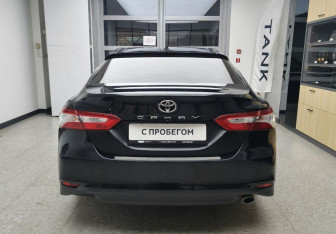 Подержанный автомобиль Toyota Camry Sedan 2021 года (6 фото)