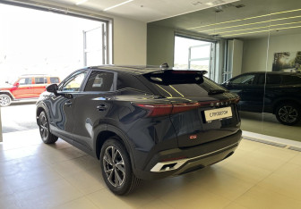 Подержанный автомобиль Omoda C5 2024 года (6 фото)