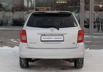 Подержанный автомобиль Toyota Corolla Wagon 2007 года (6 фото)