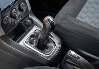 Подержанный автомобиль Chevrolet Captiva 2007 года (15 фото)