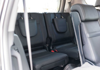 Подержанный автомобиль Toyota Land Cruiser Prado 2010 года (21 фото)