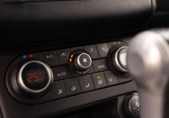 Подержанный автомобиль Nissan Qashqai 2012 года (15 фото)